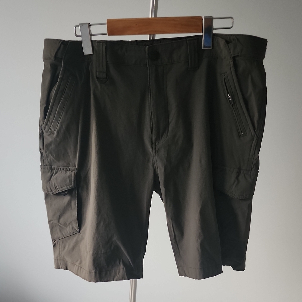 Wind River Men's Shorts - Olive Green